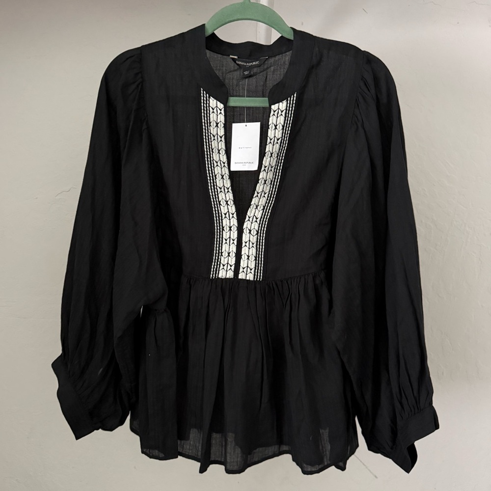 NWT Banana Republic Black Lightweight Cotton Peasant Blouse with Embroidery